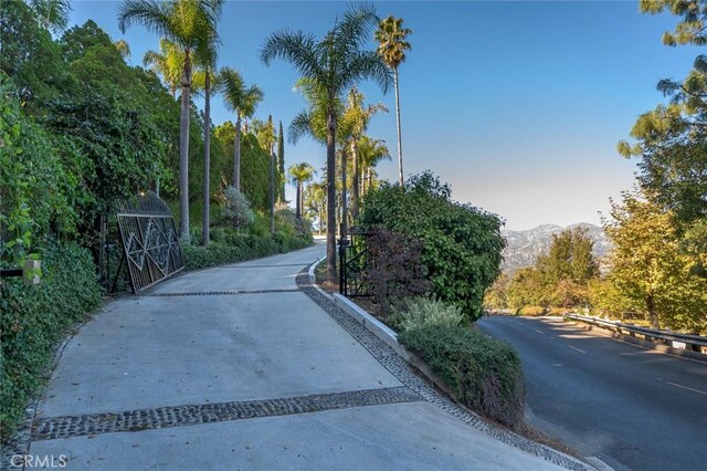 420 Inverness Dr, La Canada Flintridge, CA 91011 - view of community with a mountain view