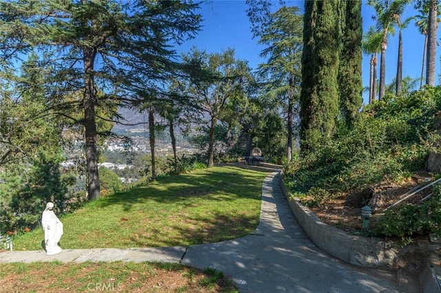420 Inverness Dr, La Canada Flintridge, CA 91011 - surrounding community featuring a lawn