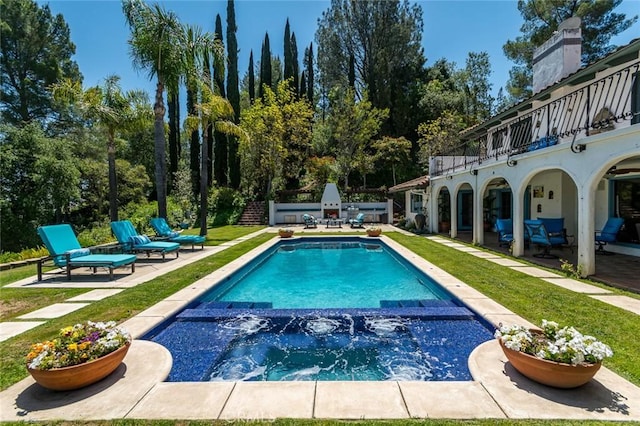 420 Inverness Dr, La Canada Flintridge, CA 91011 - outdoor pool with a patio, an in ground hot tub, and a yard