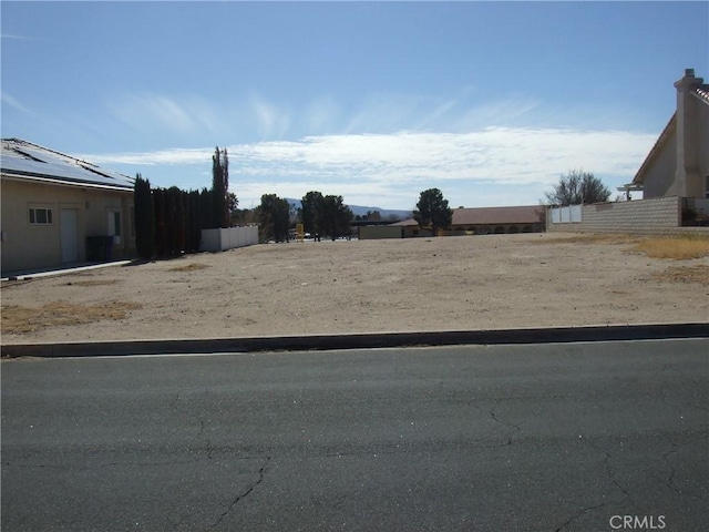 Listing photo 3 for 15071 Shady Elm Ln, Helendale CA 92342