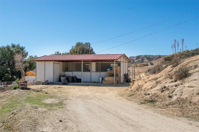 16070 Baker Canyon Rd, Canyon Country, CA 91390 - exterior space with an outdoor structure