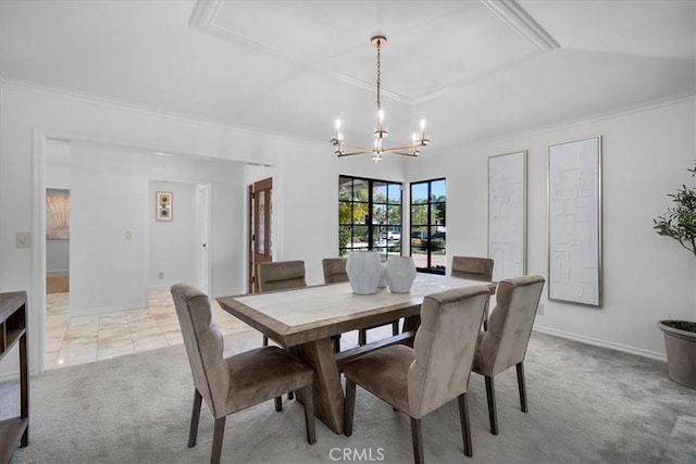 dining area featuring crown molding, a notable chandelier, and light carpet