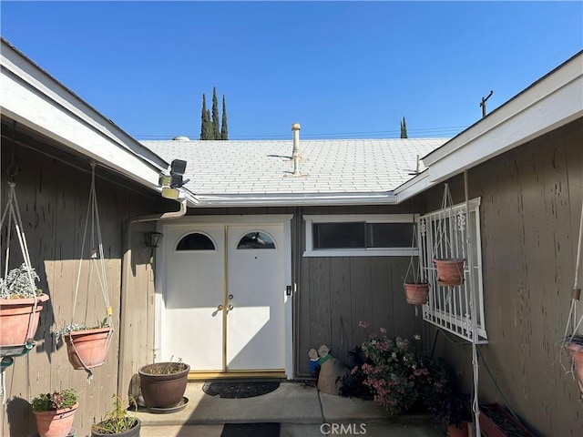 view of property entrance