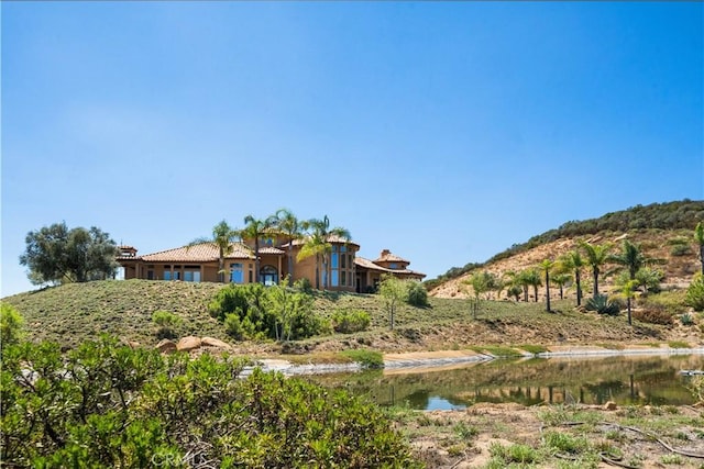 view of yard with a water view