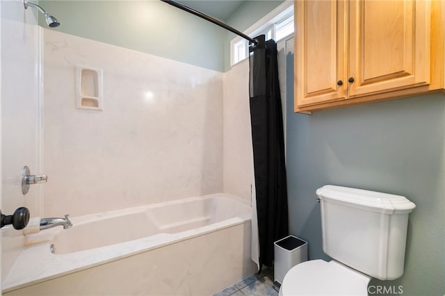 full bath featuring shower / bath combination with curtain and toilet