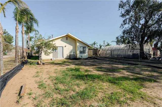 6125 Ridgeview Ave, Jurupa Valley, CA 91752 - view of yard with a greenhouse