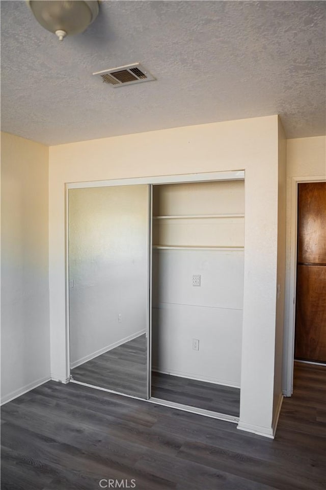 closet with visible vents