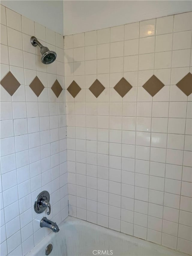 full bath with shower / washtub combination