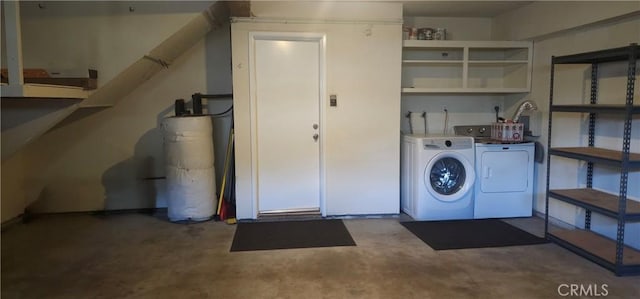 5440 Baltimore Dr Unit 144, La Mesa, CA 91942 - laundry room featuring independent washer and dryer and gas water heater