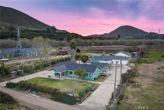 bird's eye view featuring a mountain view