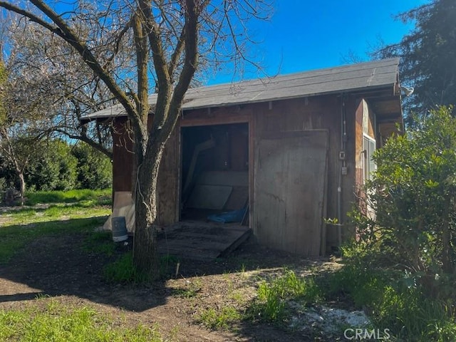 view of outbuilding with an outbuilding