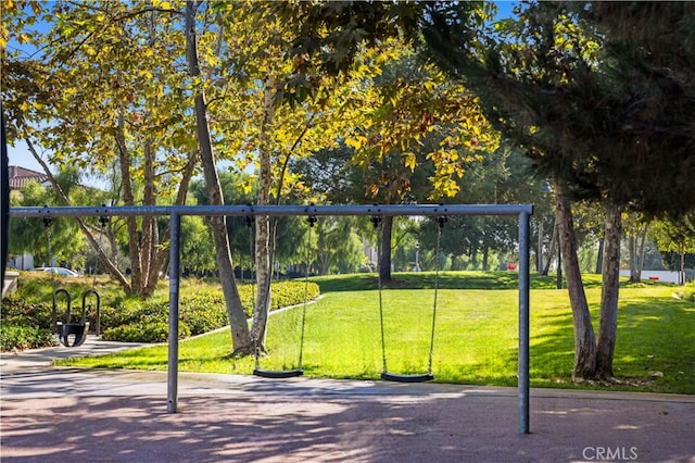 view of community featuring a lawn