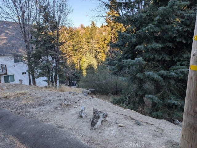 Listing photo 2 for 0 Shenandoah Dr, Lake Arrowhead CA 92352