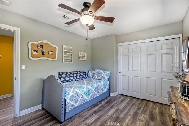 2056 Wonderview Dr, Vista, CA 92084 - bedroom with dark wood finished floors, a closet, and ceiling fan