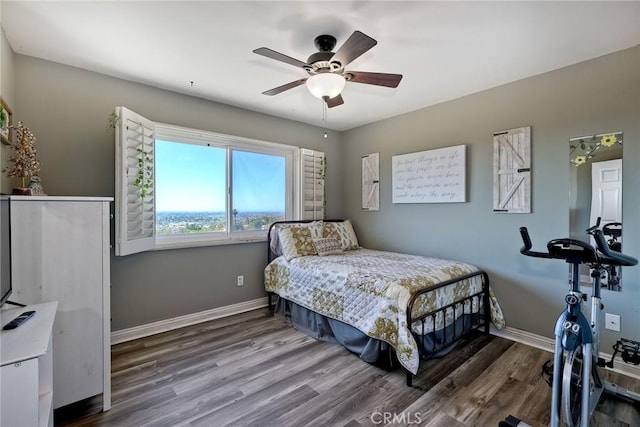 2056 Wonderview Dr, Vista, CA 92084 - bedroom with wood finished floors and ceiling fan