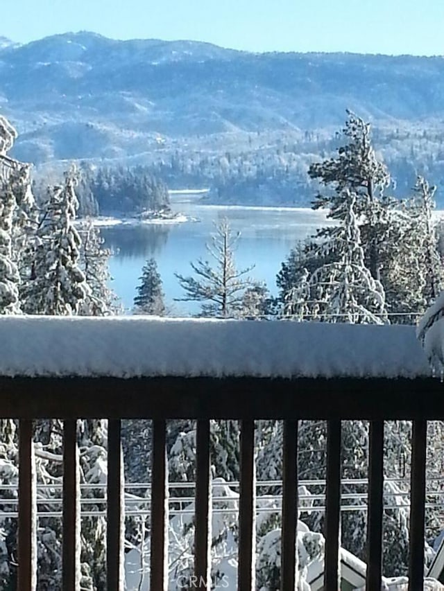 750 Zurich Dr, Lake Arrowhead, CA 92352 - view of water feature featuring a mountain view