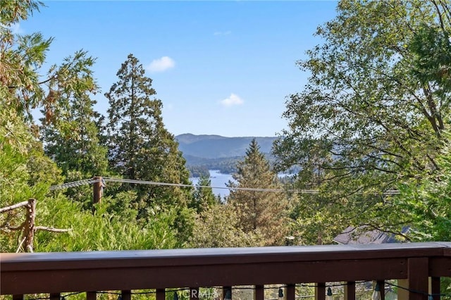 750 Zurich Dr, Lake Arrowhead, CA 92352 - view of mountain background