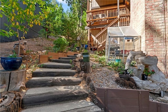 750 Zurich Dr, Lake Arrowhead, CA 92352 - view of yard featuring stairs