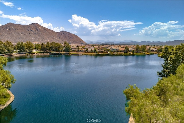 water view featuring a mountain view