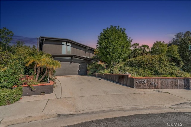 view of front of property featuring driveway