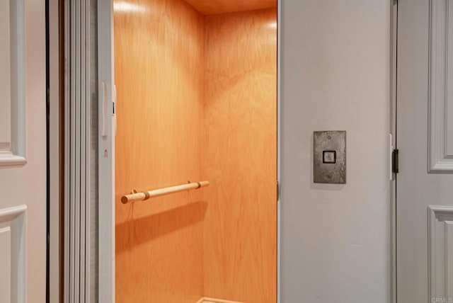 14479 Emerald Ln, Rancho Santa Fe, CA 92067 - view of elevator