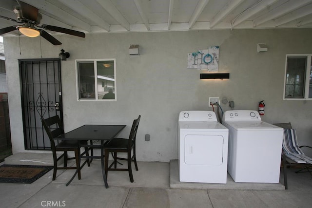 laundry area with laundry area, ceiling fan, and independent washer and dryer