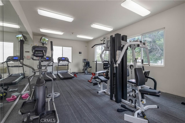 workout area with baseboards