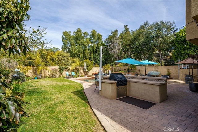 23 Landing, Laguna Niguel, CA 92677 - fenced backyard featuring area for grilling and a patio area
