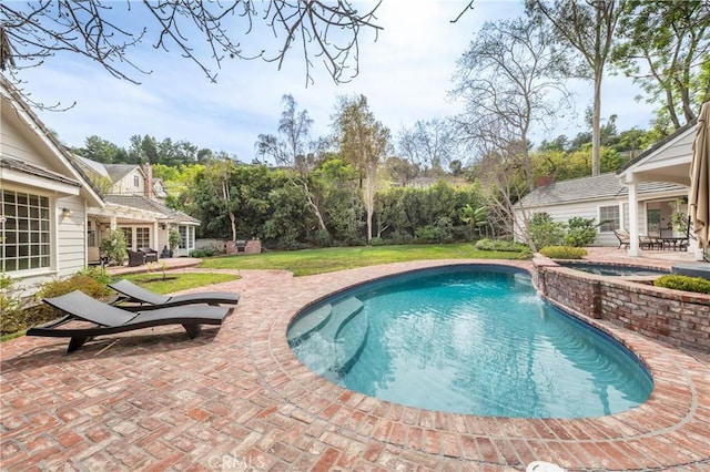 4471 Woodley Ave, Encino, CA 91436 - outdoor pool with an in ground hot tub and a patio area