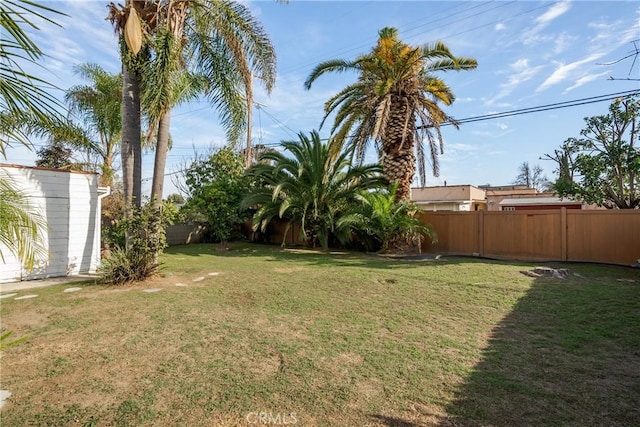 view of yard featuring a fenced backyard