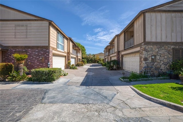 view of road featuring a residential view