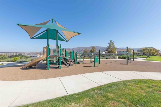 25499 Foxglove Ln, Corona, CA 92883 - community play area with fence and a mountain view