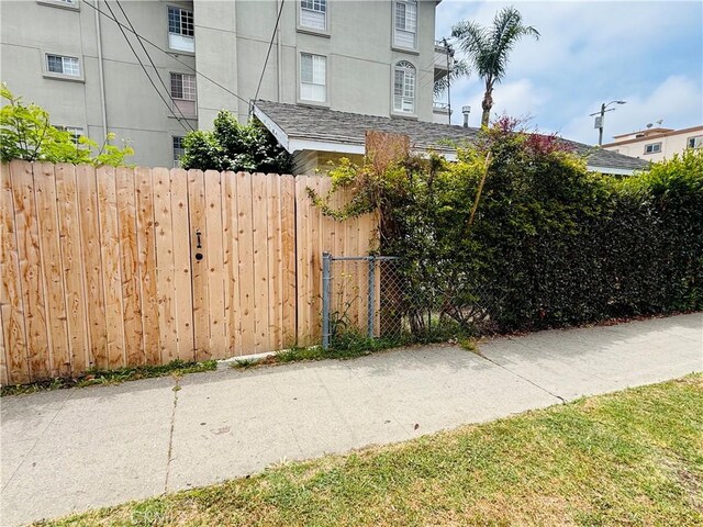 1702 Colby St, Los Angeles, CA 90025 - photo 13