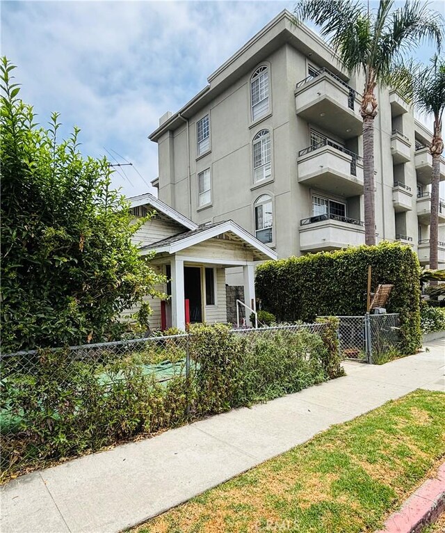 1702 Colby St, Los Angeles, CA 90025 - photo 17