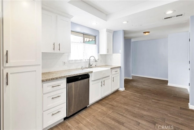 42397 Santiago Dr, Hemet, CA 92544 - kitchen featuring dishwasher, wood finished floors, a sink, baseboards, and tasteful backsplash