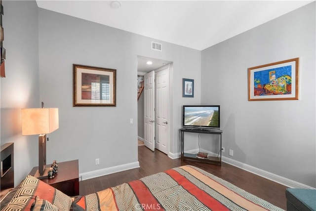 12364 Palmer Dr, Moorpark, CA 93021 - bedroom featuring visible vents, a closet, wood finished floors, baseboards, and recessed lighting