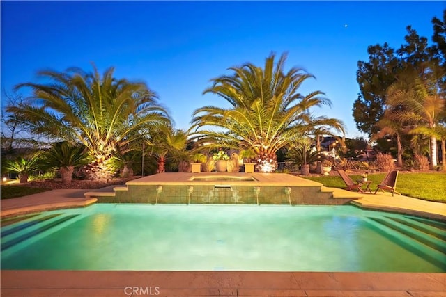12364 Palmer Dr, Moorpark, CA 93021 - pool with an in ground hot tub