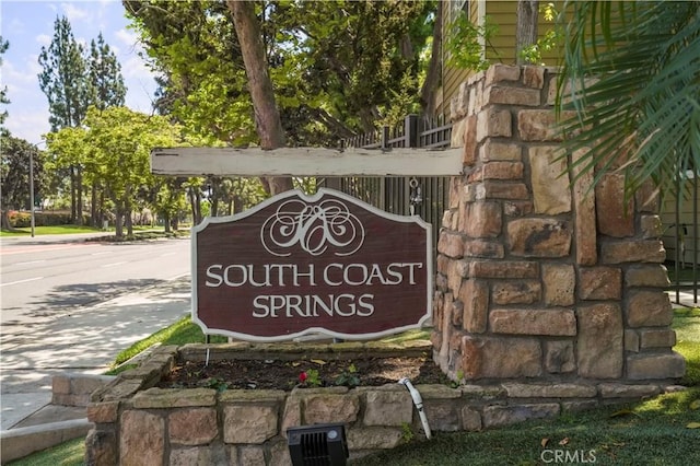 3690 S Bear St Unit 5, Santa Ana, CA 92704 - view of community sign