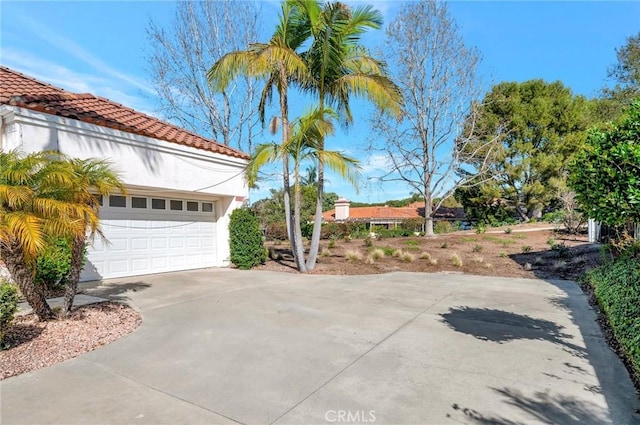 1268 Via, San Jacinto, San Marcos, CA 92078 - garage with concrete driveway