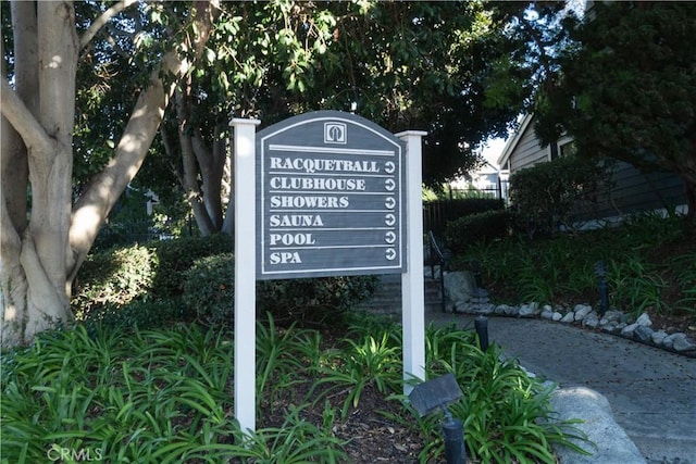 view of community / neighborhood sign