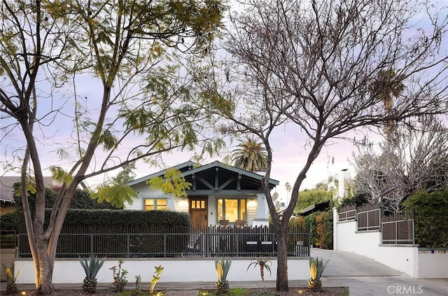 view of front of home with a fenced front yard