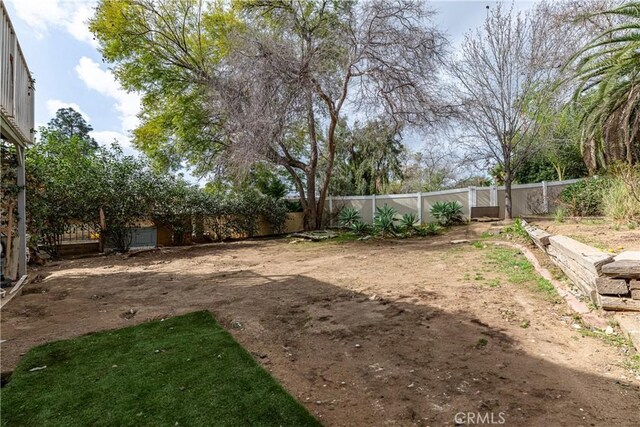 3269 Highcliff Rd, Riverside, CA 92506 - view of fenced backyard