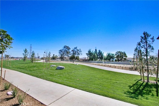 7082 Mallow Dr Unit 4, Fontana, CA 92336 - view of home's community with a lawn