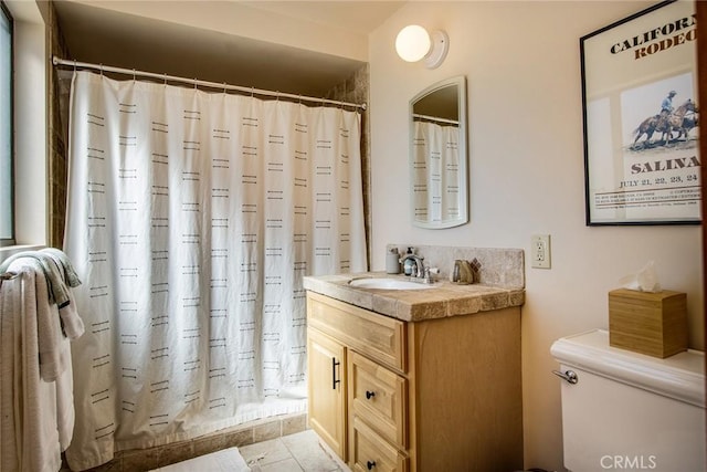 7716 Sunset Rd, Joshua Tree, CA 92252 - full bathroom featuring curtained shower, tile patterned flooring, and vanity