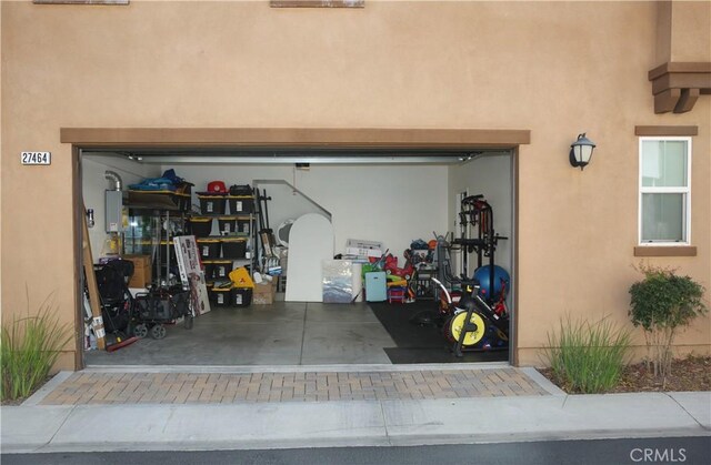 27464 Honeydew Ct, Saugus, CA 91350 - view of garage