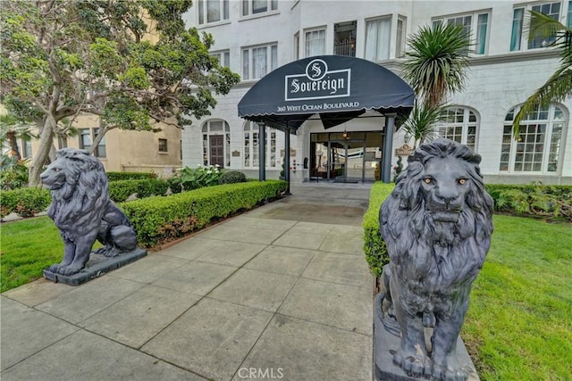 360 W Ocean Blvd Unit 404, Long Beach, CA 90802 - view of building exterior with driveway