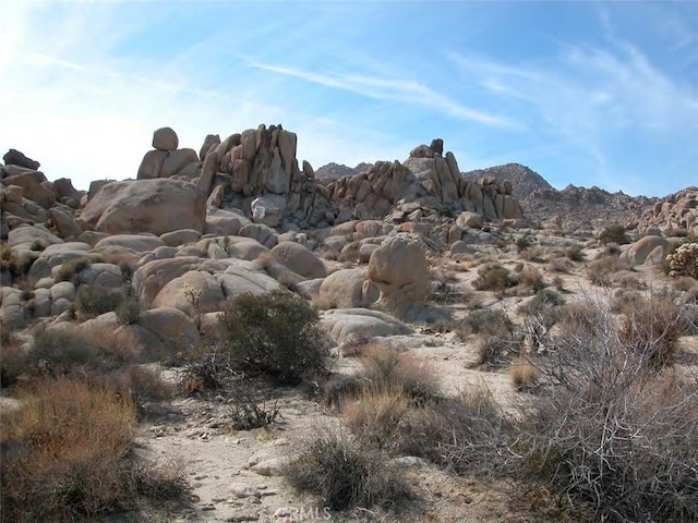 Listing photo 2 for 9 Stoney Crest Rd, Joshua Tree CA 92252