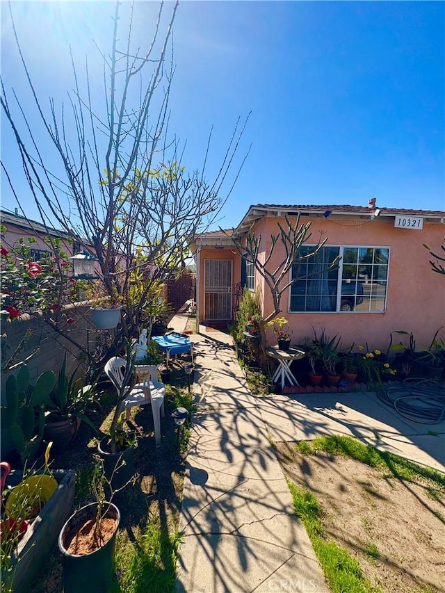 10321 Laurel Canyon Blvd, Pacoima, CA 91331 - view of property exterior with stucco siding