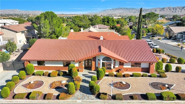 bird's eye view with a mountain view