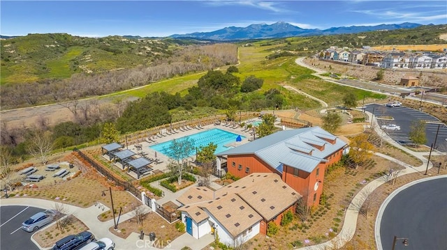 bird's eye view featuring a mountain view